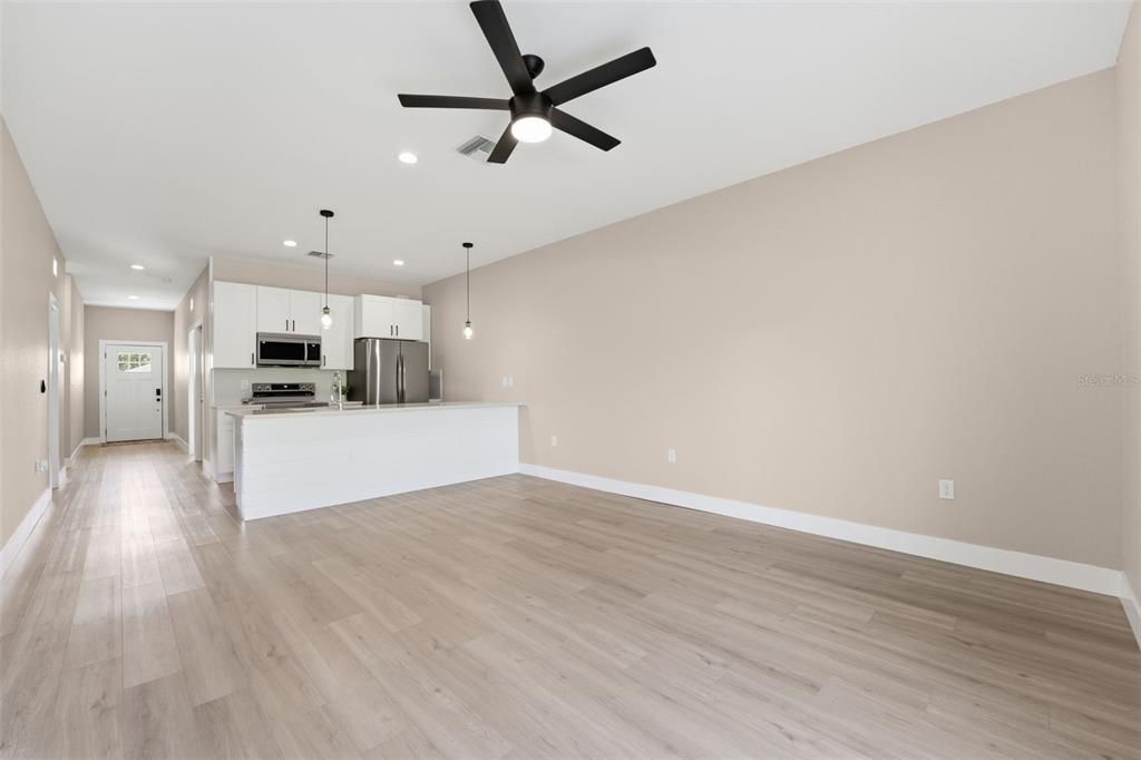 For Sale: $489,000 (6 beds, 0 baths, 2400 Square Feet)