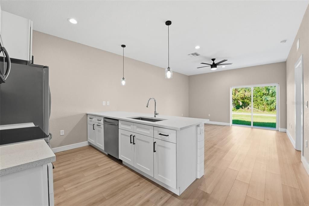 For Sale: $489,000 (6 beds, 0 baths, 2400 Square Feet)