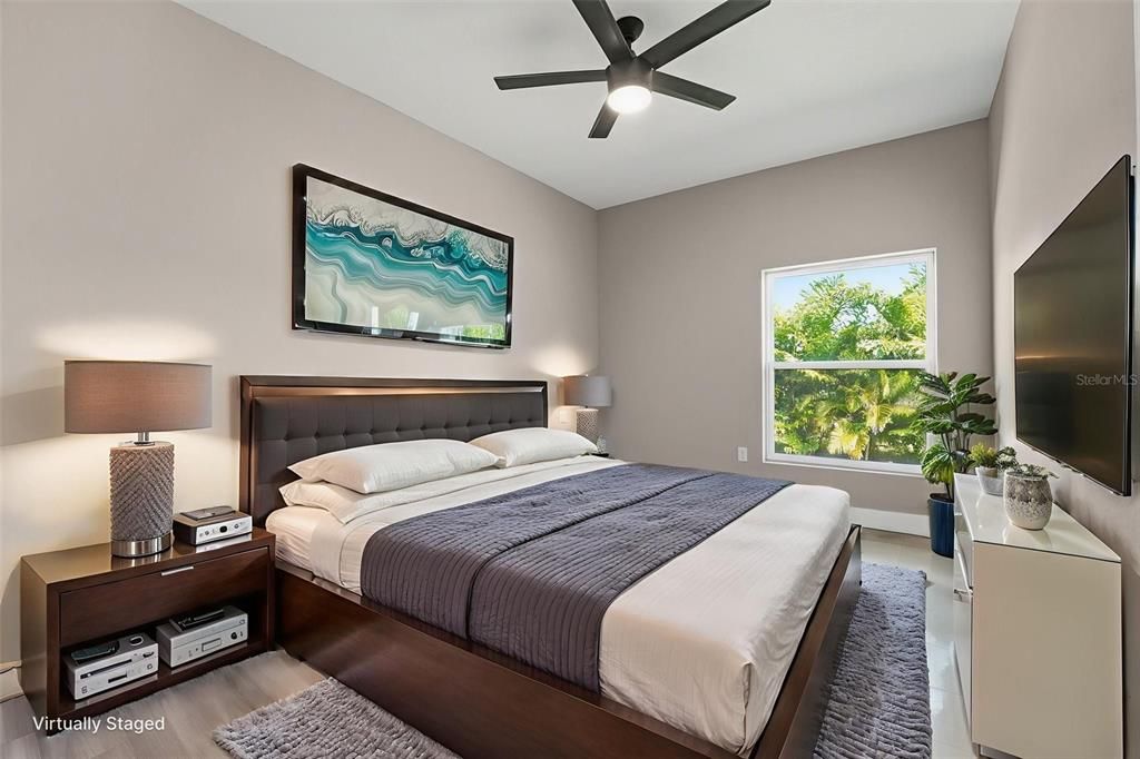 For Sale: $489,000 (6 beds, 0 baths, 2400 Square Feet)