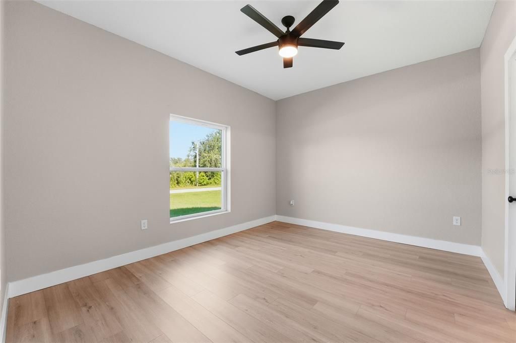 For Sale: $489,000 (6 beds, 0 baths, 2400 Square Feet)