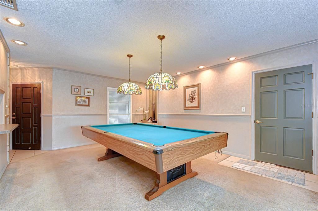 For Sale: $589,000 (3 beds, 2 baths, 2111 Square Feet)