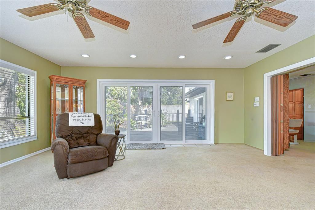 For Sale: $589,000 (3 beds, 2 baths, 2111 Square Feet)