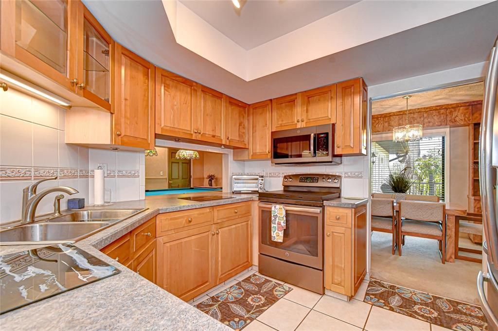 For Sale: $589,000 (3 beds, 2 baths, 2111 Square Feet)