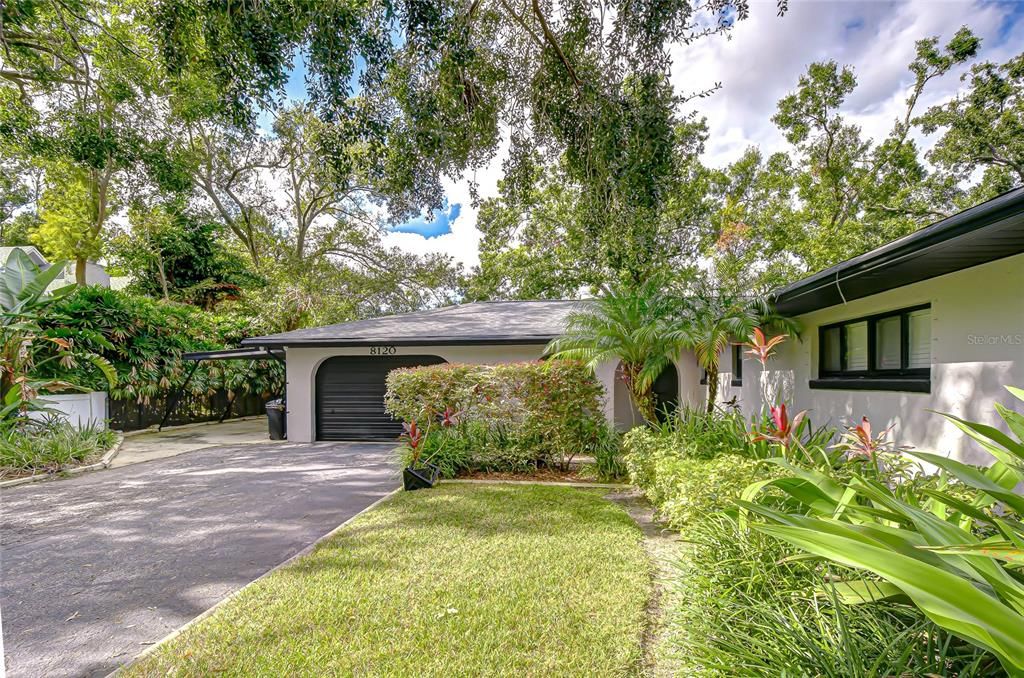 For Sale: $589,000 (3 beds, 2 baths, 2111 Square Feet)