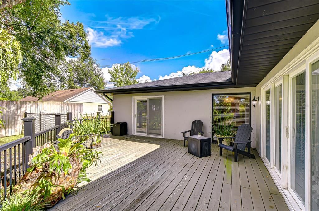 For Sale: $589,000 (3 beds, 2 baths, 2111 Square Feet)