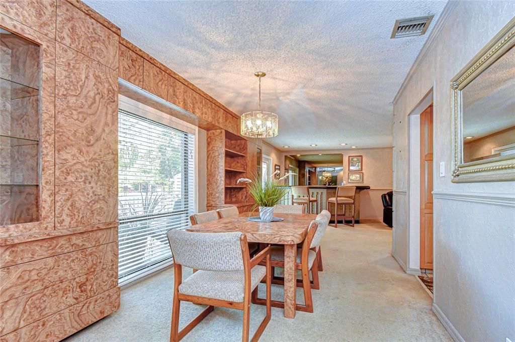 For Sale: $589,000 (3 beds, 2 baths, 2111 Square Feet)