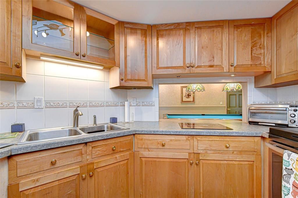 For Sale: $589,000 (3 beds, 2 baths, 2111 Square Feet)