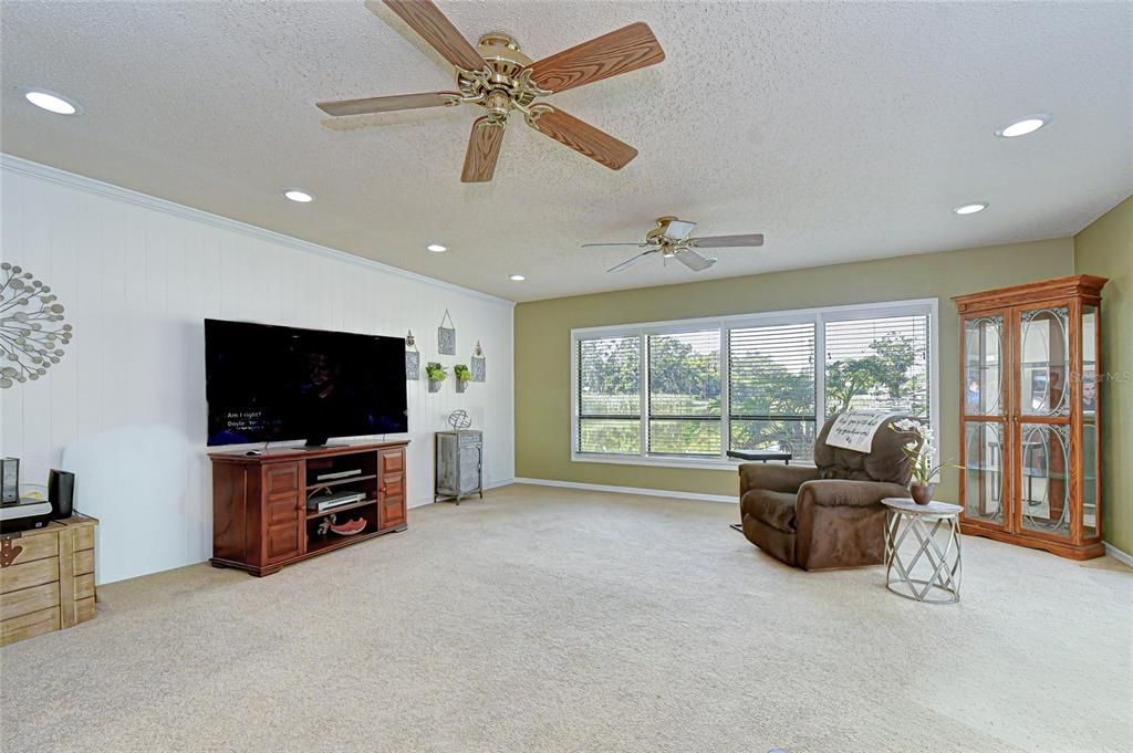 For Sale: $589,000 (3 beds, 2 baths, 2111 Square Feet)