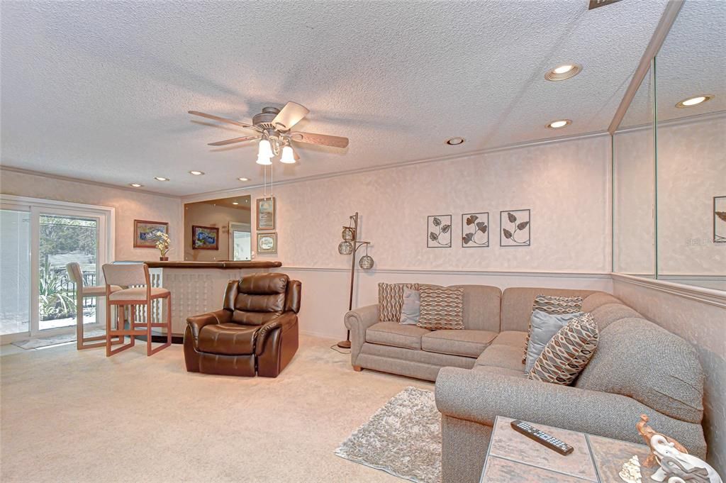 For Sale: $589,000 (3 beds, 2 baths, 2111 Square Feet)