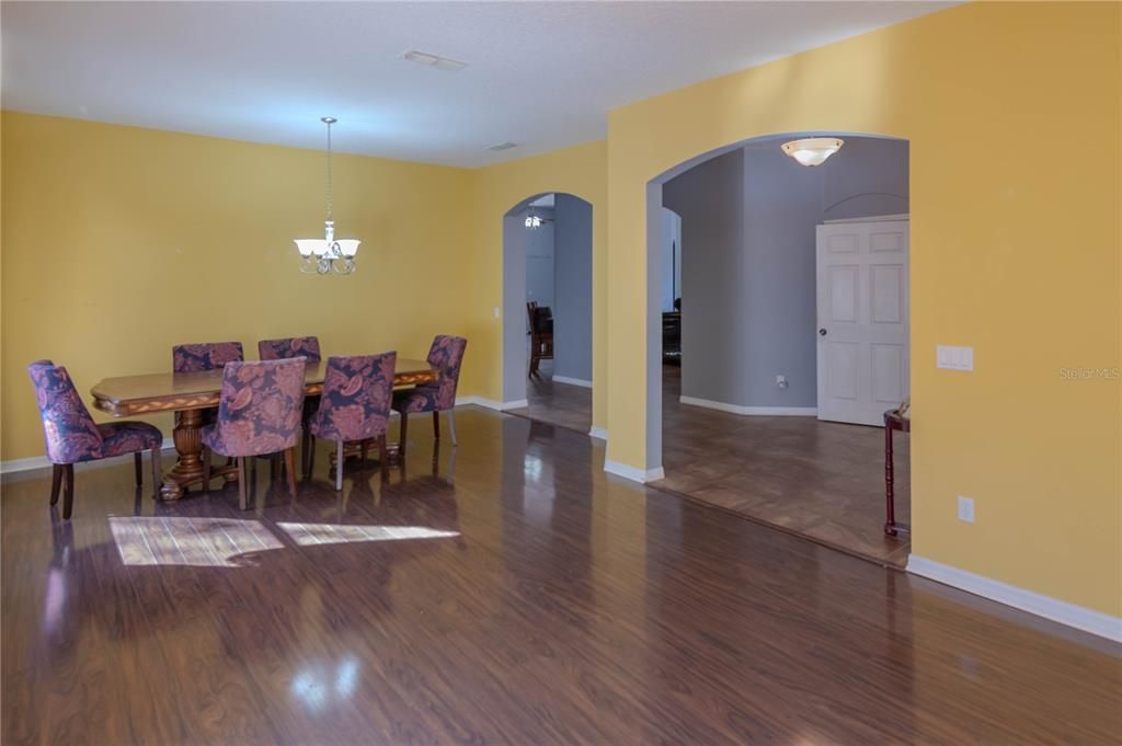 待售: $465,800 (4 贝兹, 4 浴室, 3034 平方英尺)