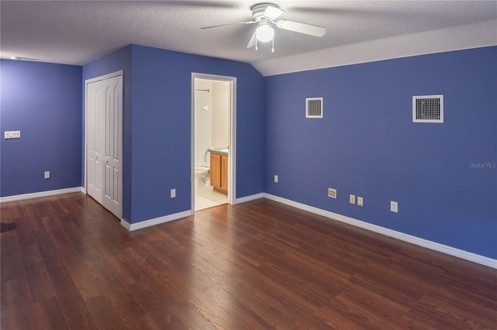 待售: $465,800 (4 贝兹, 4 浴室, 3034 平方英尺)