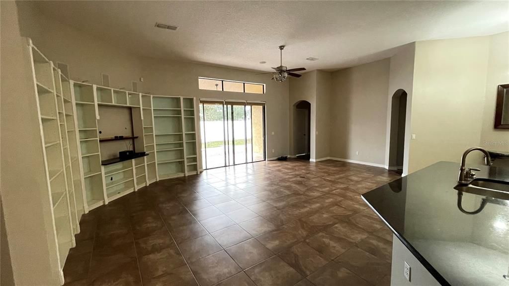 待售: $465,800 (4 贝兹, 4 浴室, 3034 平方英尺)