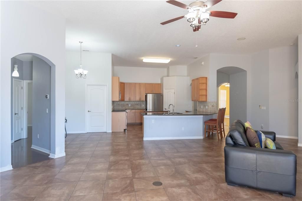 待售: $465,800 (4 贝兹, 4 浴室, 3034 平方英尺)