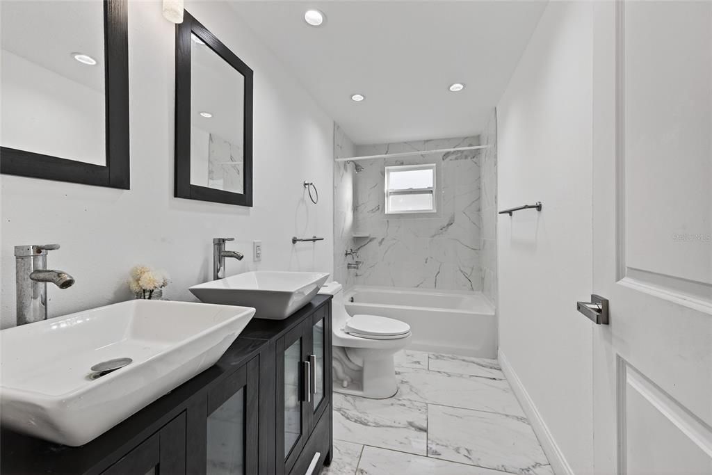 На продажу: $265,000 (3 спален, 2 ванн, 1128 Квадратных фут)