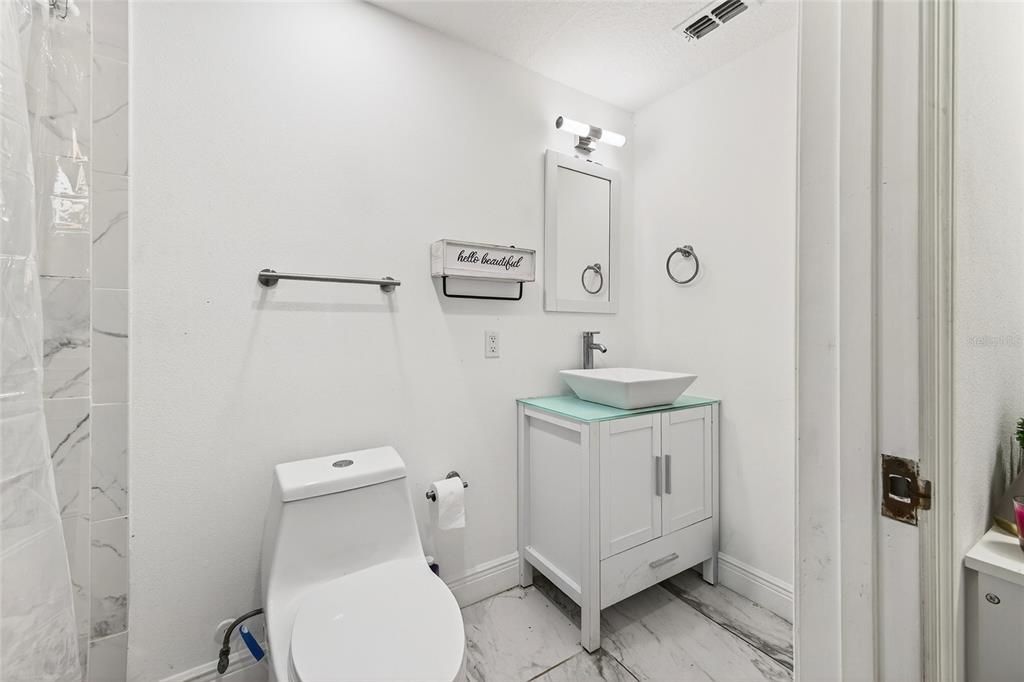 На продажу: $265,000 (3 спален, 2 ванн, 1128 Квадратных фут)