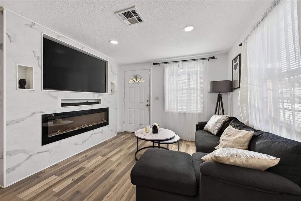 На продажу: $265,000 (3 спален, 2 ванн, 1128 Квадратных фут)