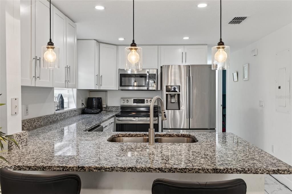 На продажу: $265,000 (3 спален, 2 ванн, 1128 Квадратных фут)