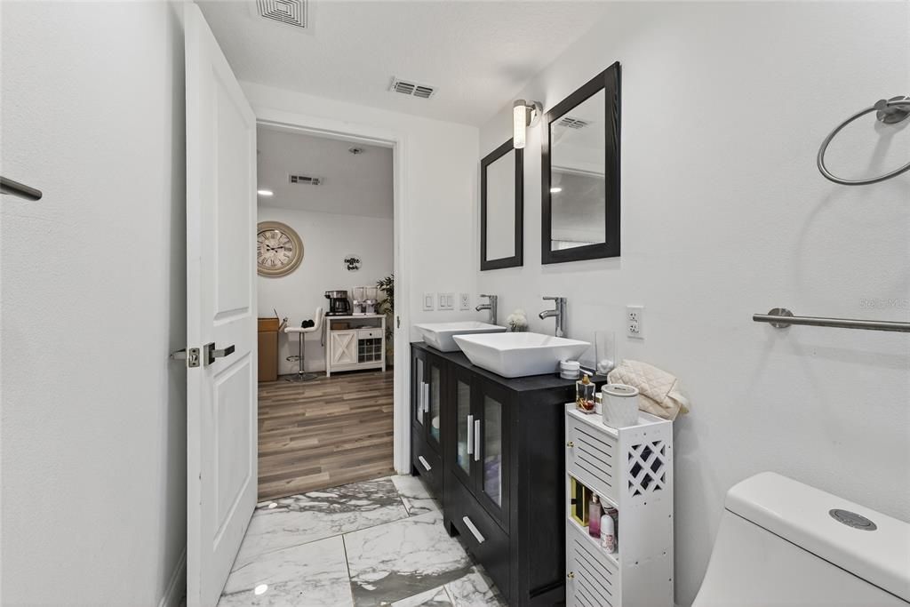 На продажу: $265,000 (3 спален, 2 ванн, 1128 Квадратных фут)