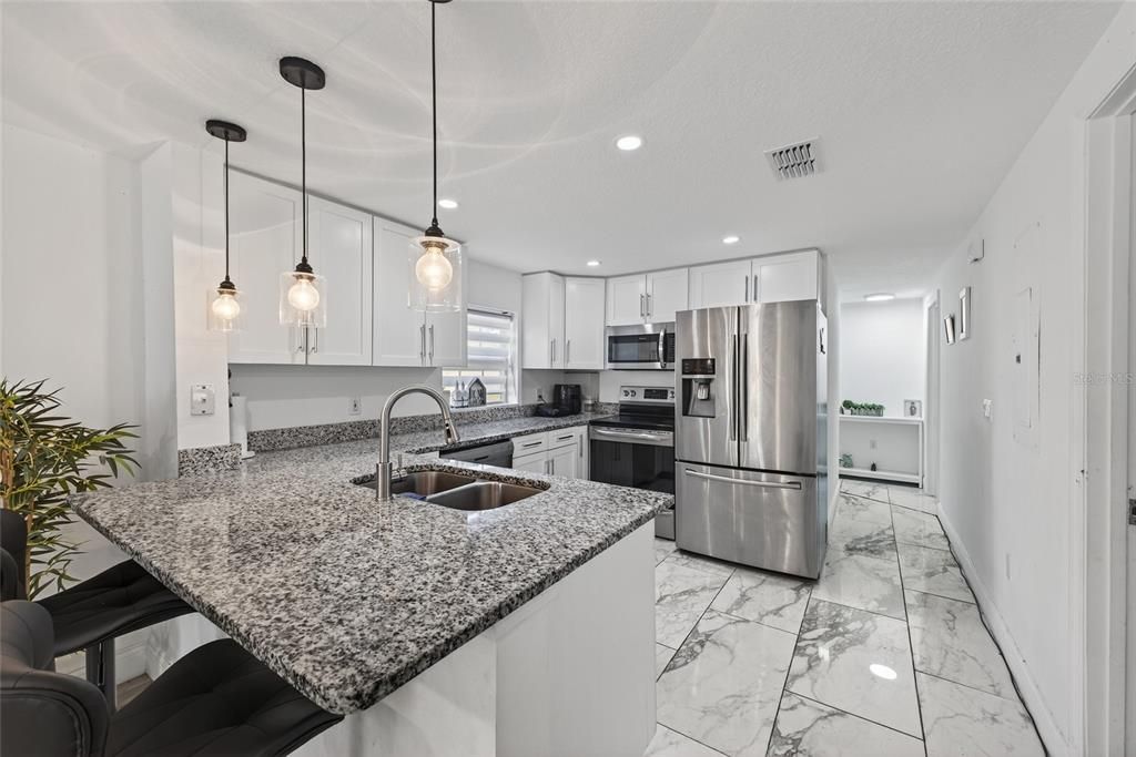 На продажу: $265,000 (3 спален, 2 ванн, 1128 Квадратных фут)