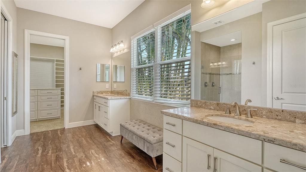 En Venta: $975,000 (4 camas, 4 baños, 3624 Pies cuadrados)