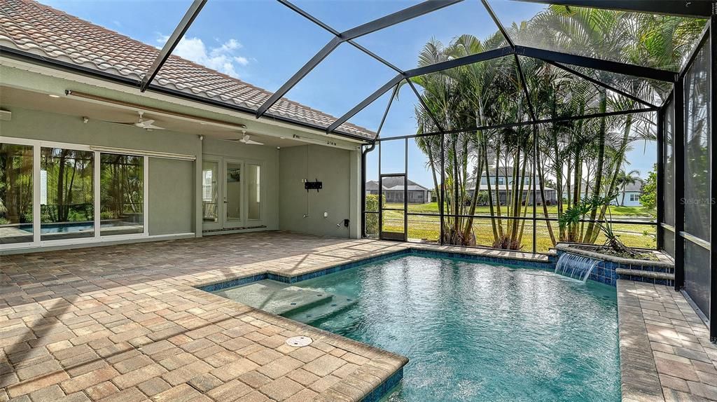 En Venta: $975,000 (4 camas, 4 baños, 3624 Pies cuadrados)