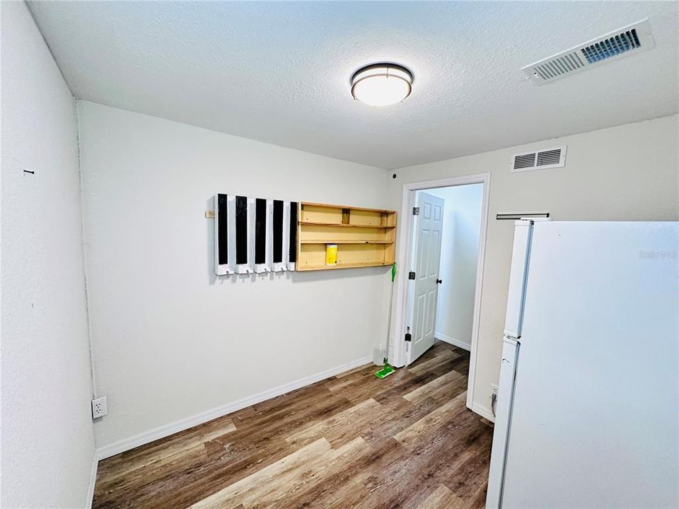 Active With Contract: $575,000 (6 beds, 4 baths, 2926 Square Feet)