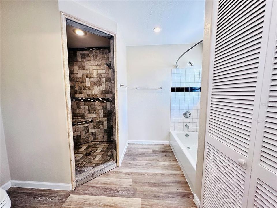 Active With Contract: $575,000 (6 beds, 4 baths, 2926 Square Feet)