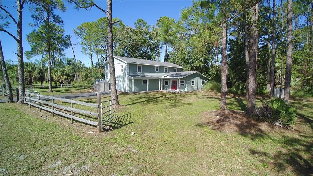 Active With Contract: $575,000 (6 beds, 4 baths, 2926 Square Feet)