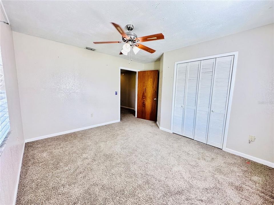 Active With Contract: $575,000 (6 beds, 4 baths, 2926 Square Feet)