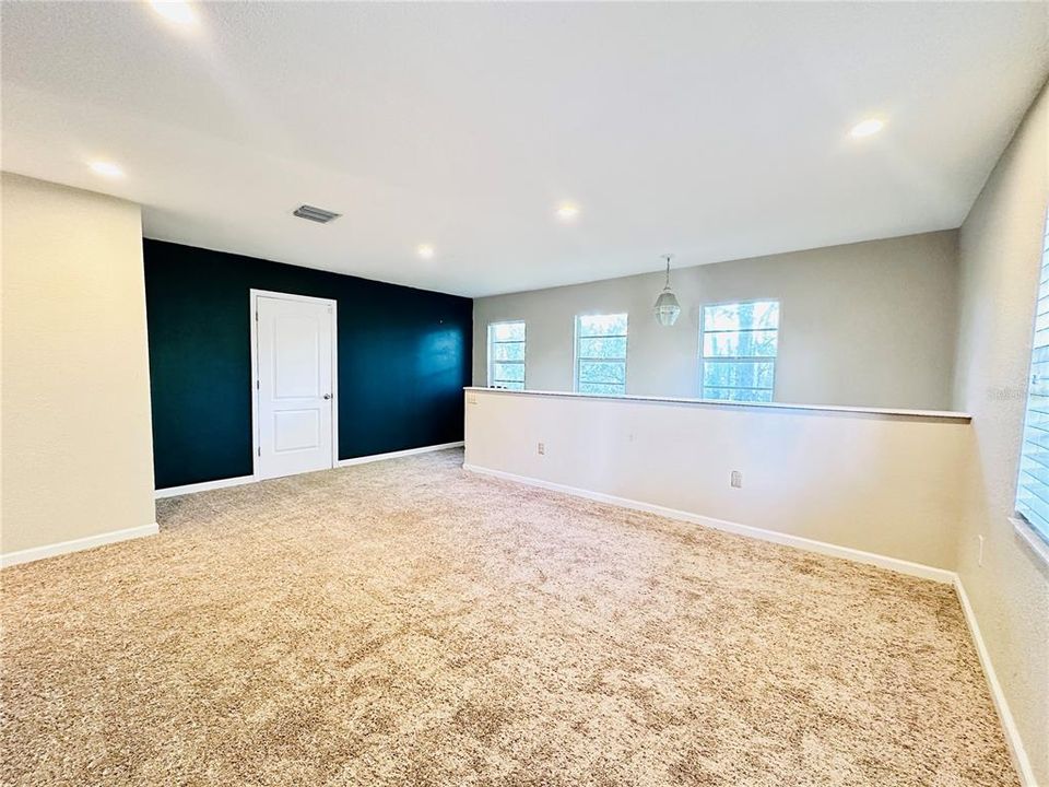 Active With Contract: $575,000 (6 beds, 4 baths, 2926 Square Feet)