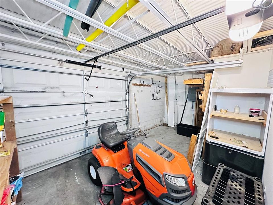 Active With Contract: $575,000 (6 beds, 4 baths, 2926 Square Feet)