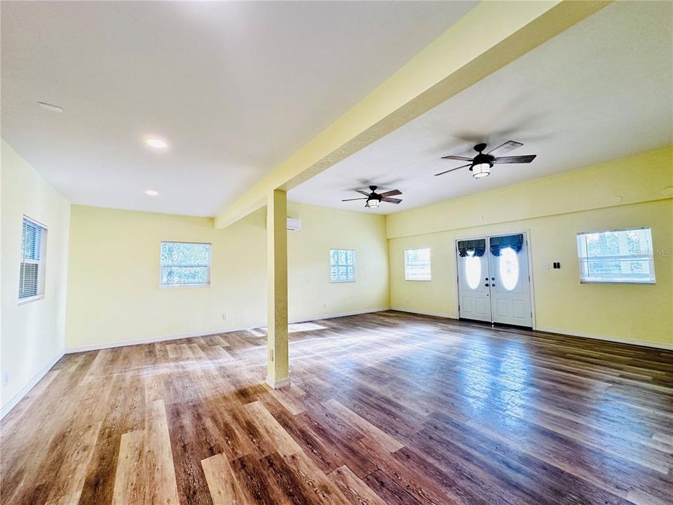 Active With Contract: $575,000 (6 beds, 4 baths, 2926 Square Feet)