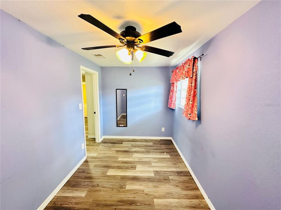 Active With Contract: $575,000 (6 beds, 4 baths, 2926 Square Feet)