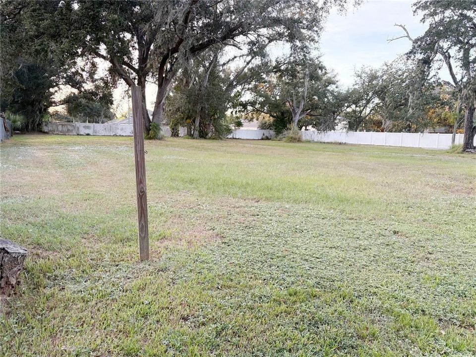 На продажу: $219,000 (0.69 acres)