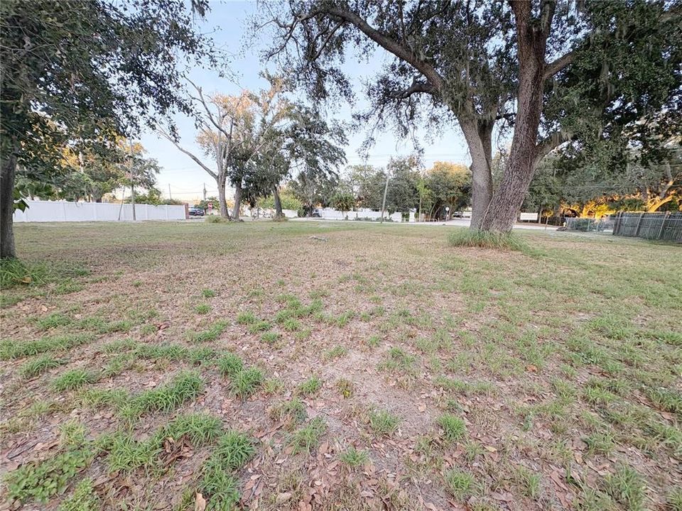 На продажу: $219,000 (0.69 acres)