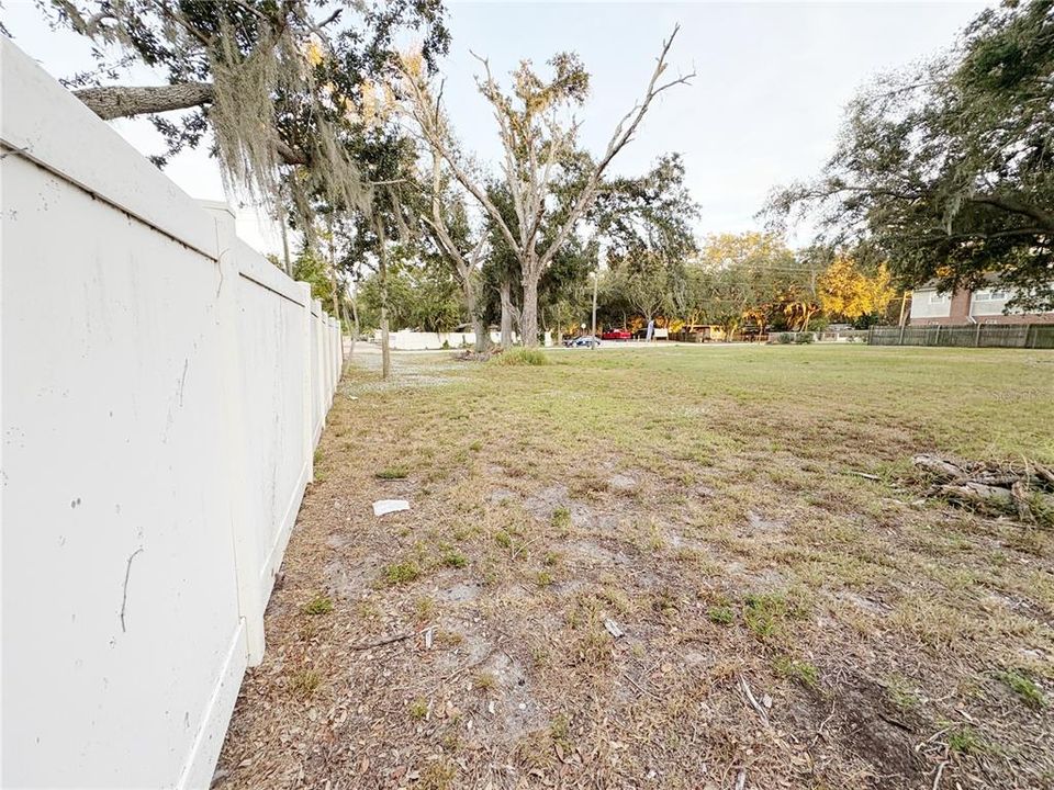 На продажу: $219,000 (0.69 acres)