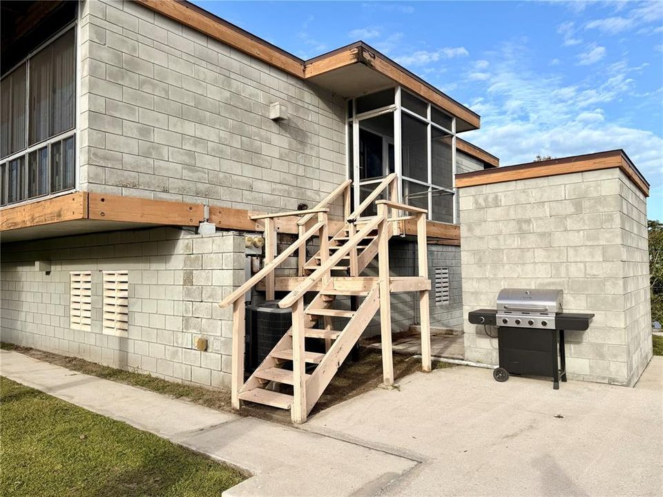 Active With Contract: $299,900 (3 beds, 0 baths, 1280 Square Feet)