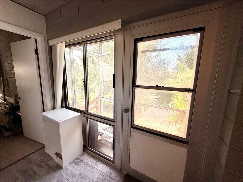 Active With Contract: $299,900 (3 beds, 0 baths, 1280 Square Feet)