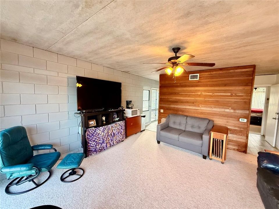 Active With Contract: $299,900 (3 beds, 0 baths, 1280 Square Feet)