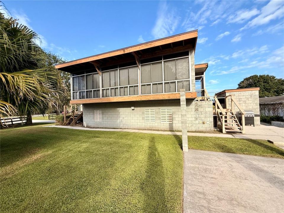 Active With Contract: $299,900 (3 beds, 0 baths, 1280 Square Feet)