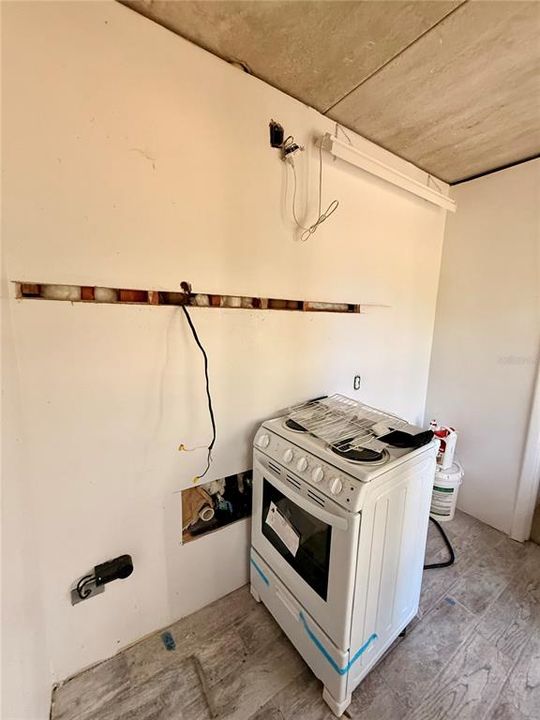 Active With Contract: $299,900 (3 beds, 0 baths, 1280 Square Feet)