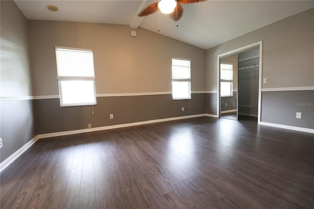 待售: $199,000 (2 贝兹, 2 浴室, 1144 平方英尺)