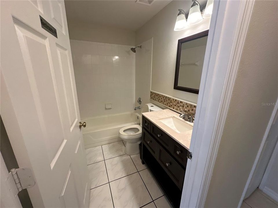 待售: $475,000 (4 贝兹, 2 浴室, 1936 平方英尺)