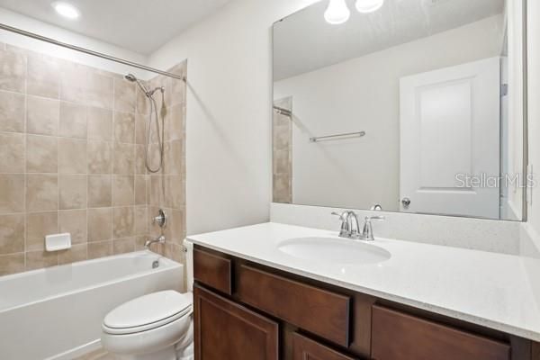 En Venta: $419,990 (4 camas, 3 baños, 1809 Pies cuadrados)