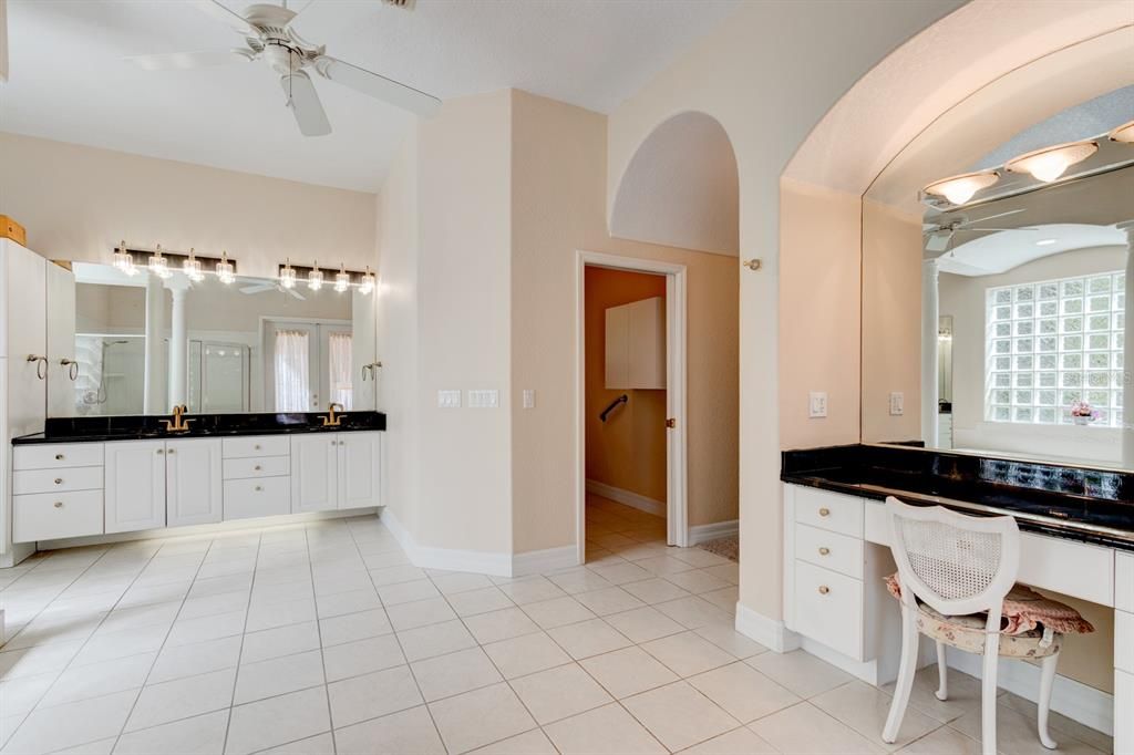 For Sale: $1,010,000 (4 beds, 3 baths, 4408 Square Feet)