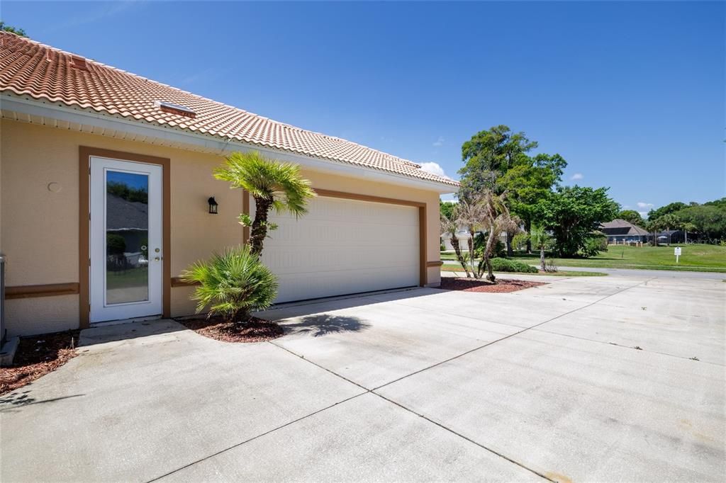 For Sale: $938,500 (4 beds, 3 baths, 4408 Square Feet)
