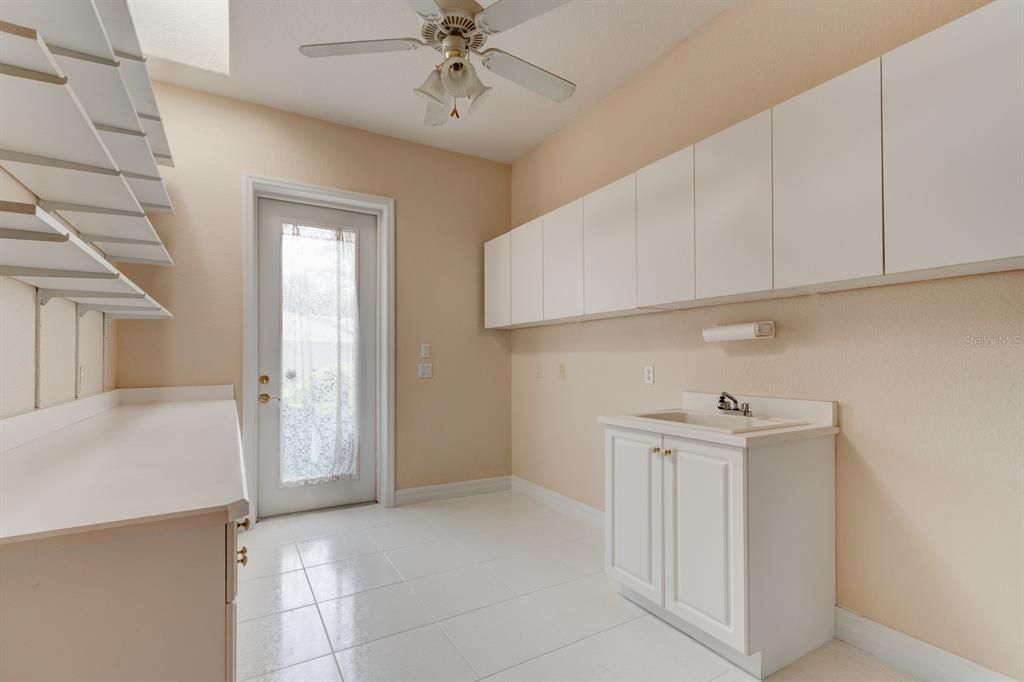 For Sale: $1,010,000 (4 beds, 3 baths, 4408 Square Feet)