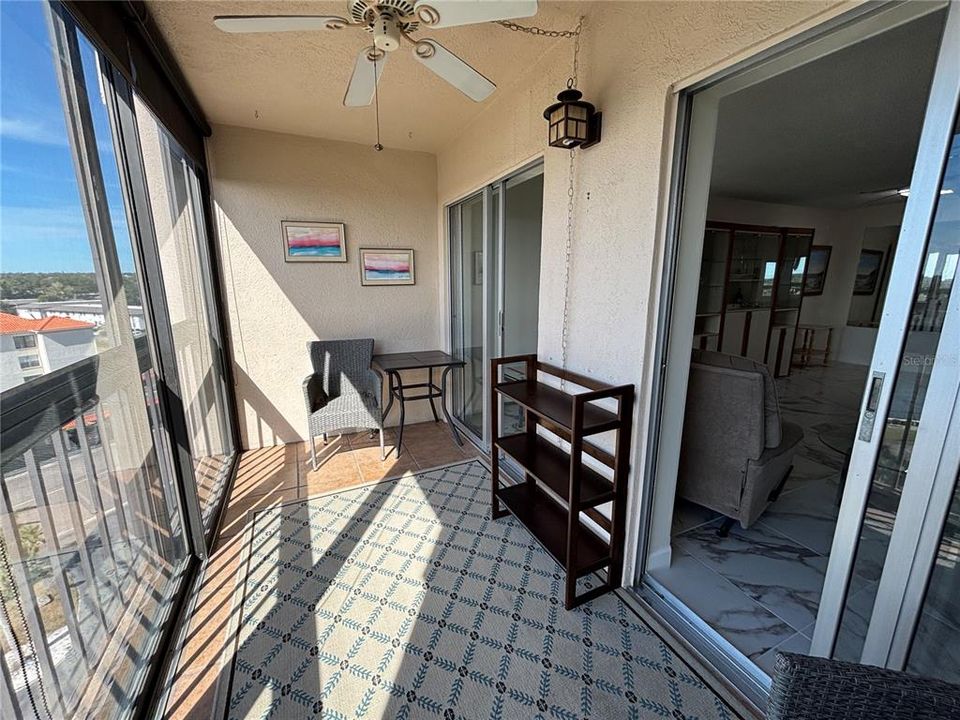 出租: $1,445 (1 贝兹, 1 浴室, 720 平方英尺)