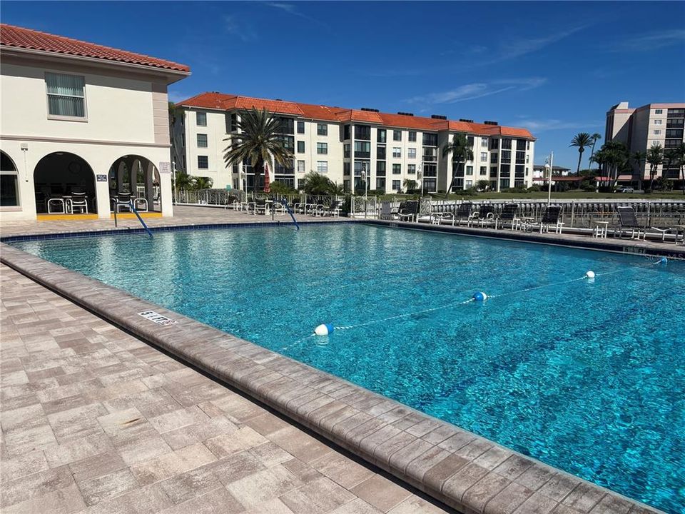 出租: $1,445 (1 贝兹, 1 浴室, 720 平方英尺)