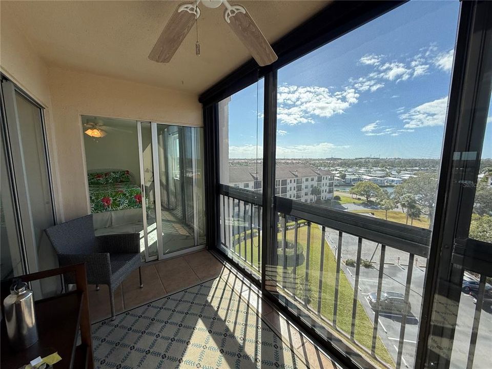 出租: $1,445 (1 贝兹, 1 浴室, 720 平方英尺)